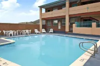 Cedar Valley Inn