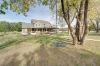 13 Mi to Dtwn Mckinney! Family Getaway w/ Pool - Country Houses