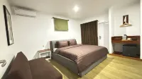 Nuansa Pagi Home & Coffee Hotel di Kadudampit
