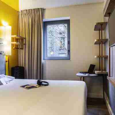 Ibis Budget Paris Clichy Mairie Rooms