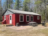 Island Getaway! Nestled in the woods with easy access to sandy beach