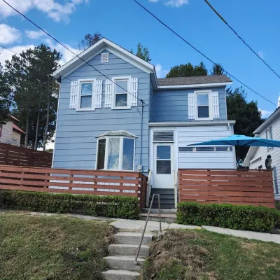 Mountain View House, 2-Minute Walk to Downtown 鄰近黑水瀑布州立公園的酒店