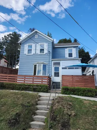 Mountain View House, 2-Minute Walk to Downtown