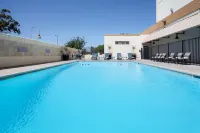 Holiday Inn LOS ANGELES - LAX AIRPORT by IHG - ติดทะเล