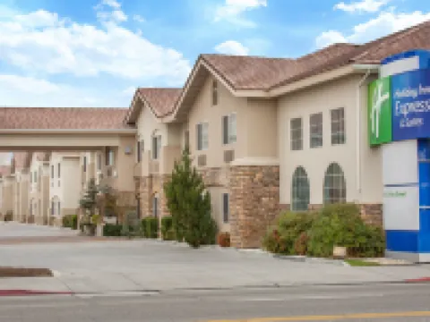 Holiday Inn Express & Suites BISHOP by IHG Hotels in Bishop