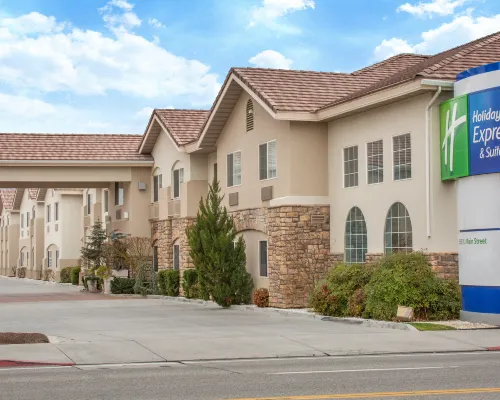 Holiday Inn Express & Suites BISHOP by IHG Hotels in Bishop