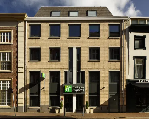 Holiday Inn Express THE HAGUE - PARLIAMENT by IHG โรงแรมใกล้หาดสเคเวนนิงเงิน