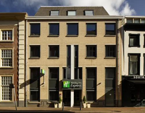 Holiday Inn Express THE HAGUE - PARLIAMENT by IHG - Quầy Bar