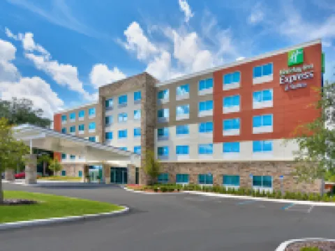 ฮอลิเดย์ อินน์ เอ็กซ์เพรส แอนด์ สวีทส์ เกนส์วิลล์ I-75 บาย IHG โรงแรมในเกนส์วิลล์