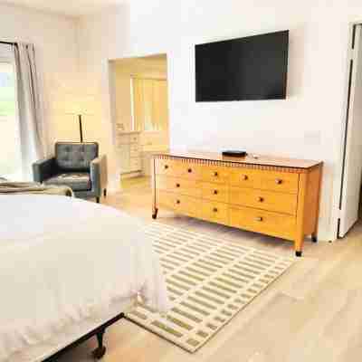 Fairway-view 3 Bedroom Condo in Palm Desert Rooms