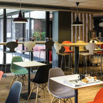 Ibis Paris Pont de Suresnes
