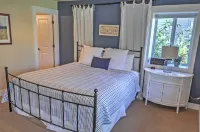 Gorgeous Wapato Point Lakehouse w/ Private Hot Tub - Balkon