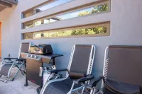 Hot Tub, Heated Pool, King Bed, Trails @ Hangar House by StargazerSedona