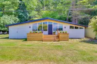 Whidbey Island Oasis Walk to Beach, Hot Tub, View - parking