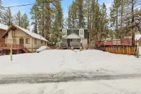 Happy Bear Cabin Hike, Bike & More! - Chalets