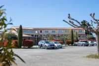 Hôtel la Perna - Parking