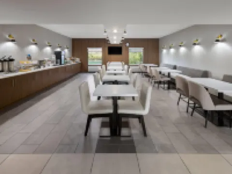 Wingate by Wyndham Grove City スプリングフィールドのホテル