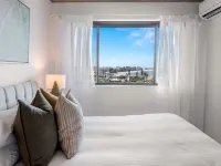 2-Bed near Beach with BBQ & Stunning Ocean Views