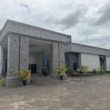 Silver Gate Hotel and Suites