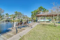 Private Dock Riverfront Homosassa Home! - parking