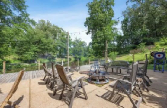 》Breathtaking Lakefront Luxury •Game Room+ Waterfront Fire Pit 4Br Sleeps 10《