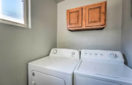 Las Vegas Getaway w/ Patio & Grill: ~3mi to Strip!