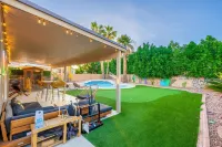 Saguaro Retreat: Heated Pool, Sauna, Spa, Golf, Pool Table, MSG Chair,Sleeps 14