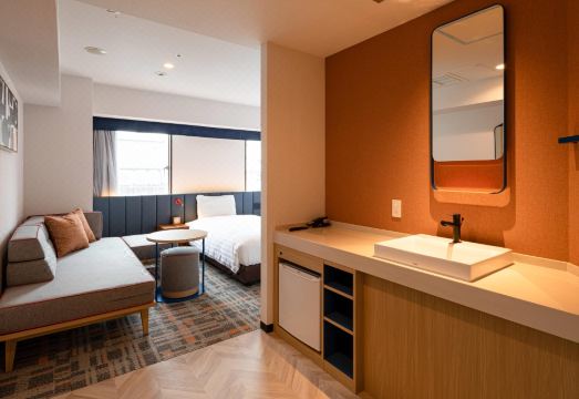 베셀 인 사카에 에키마에 객실