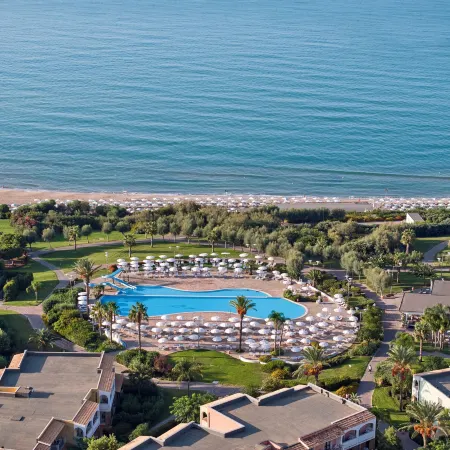 Serenusa Resort