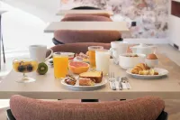 بريت هوتل كاهورس سنتر - لو فالينتريه - فطور