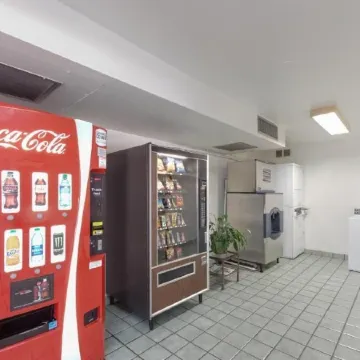 Shasta Vista Inn & Suites