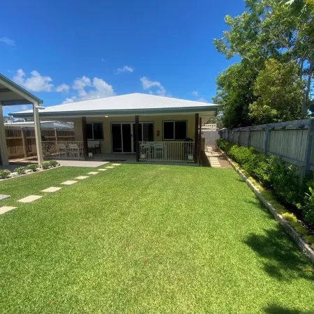 Brand New 2BR Coastal Home w/ Outdoor Entertaining – 350m to Beach, Pier & cafes