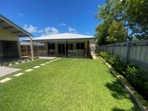 Brand New 2BR Coastal Home w/ Outdoor Entertaining – 350m to Beach, Pier & cafes