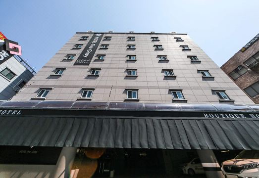 홍대 더 그레이 호텔 내부