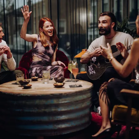 Ruby Lucy Hotel London by IHG Отели рядом с достопримечательностью «Театр Олд-Вик»