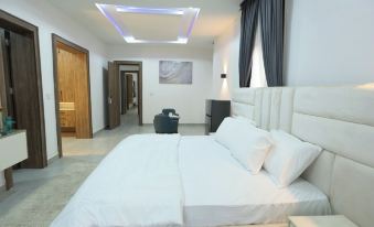 나이에 JCK라인 홈즈(JCKline Homes) 3성급 호텔 수영장