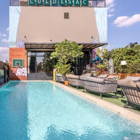 Quartier by Montraj Sukhumvit Bangkok Отели рядом с достопримечательностью «Торговый центр SeenSpace»