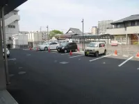 Hotel Glany's Koshigaya Premier - parking