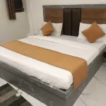 Hotel Taj Holiday