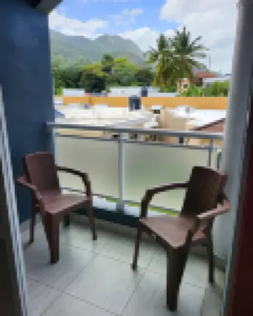 Modern 1 Bedroom Apt 5A