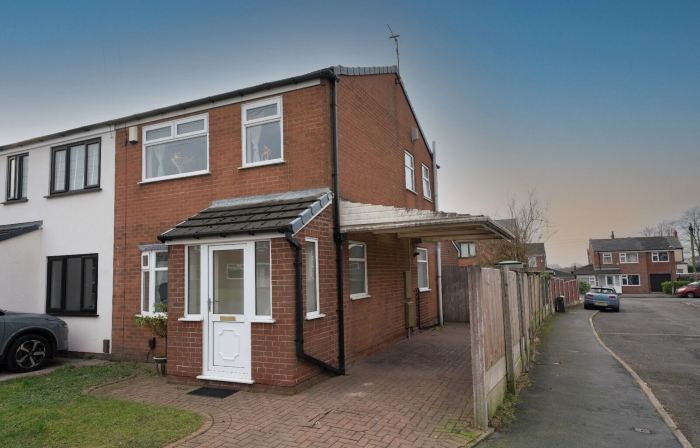 Spacious 3 Bedroom Home in Westhoughton