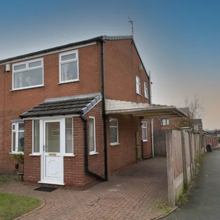 3-Bed Westhoughton | M61 | Driveway Parking