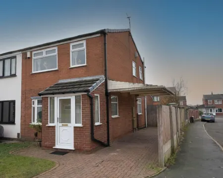 Spacious 3 Bedroom Home in Westhoughton Hotels in Bolton