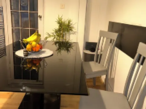 Charming 4-bedroom House Rental in Basildon, UK فنادق في بازيلدون