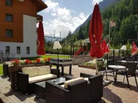 Typically Swiss Hotel Täscherhof Hotels in Tasch