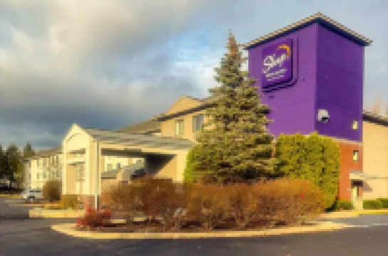Sleep Inn & Suites Queensbury - Lake George Hotels in Queensbury