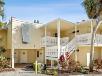 It's A Shore Thing 1 Bedroom Condo by RedAwning Hotels in Longboat Key