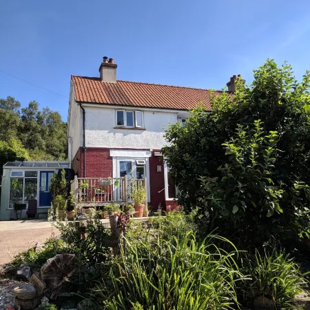 Cosy Snug Room - Near Lyme Regis - Private Balcony with Country Views & Free Parking