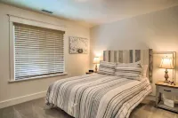 Flagstaff Hideaway Private Hot Tub, 4 Mi to Dtwn! - Jacuzzi