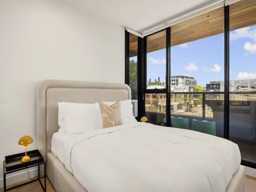 Bright 2-Bed Apartment in Fitzroy’s Heart